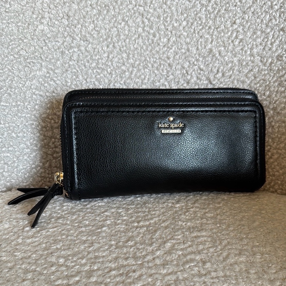 Kate Spade Black Leather Extra Large Wallet ♠️